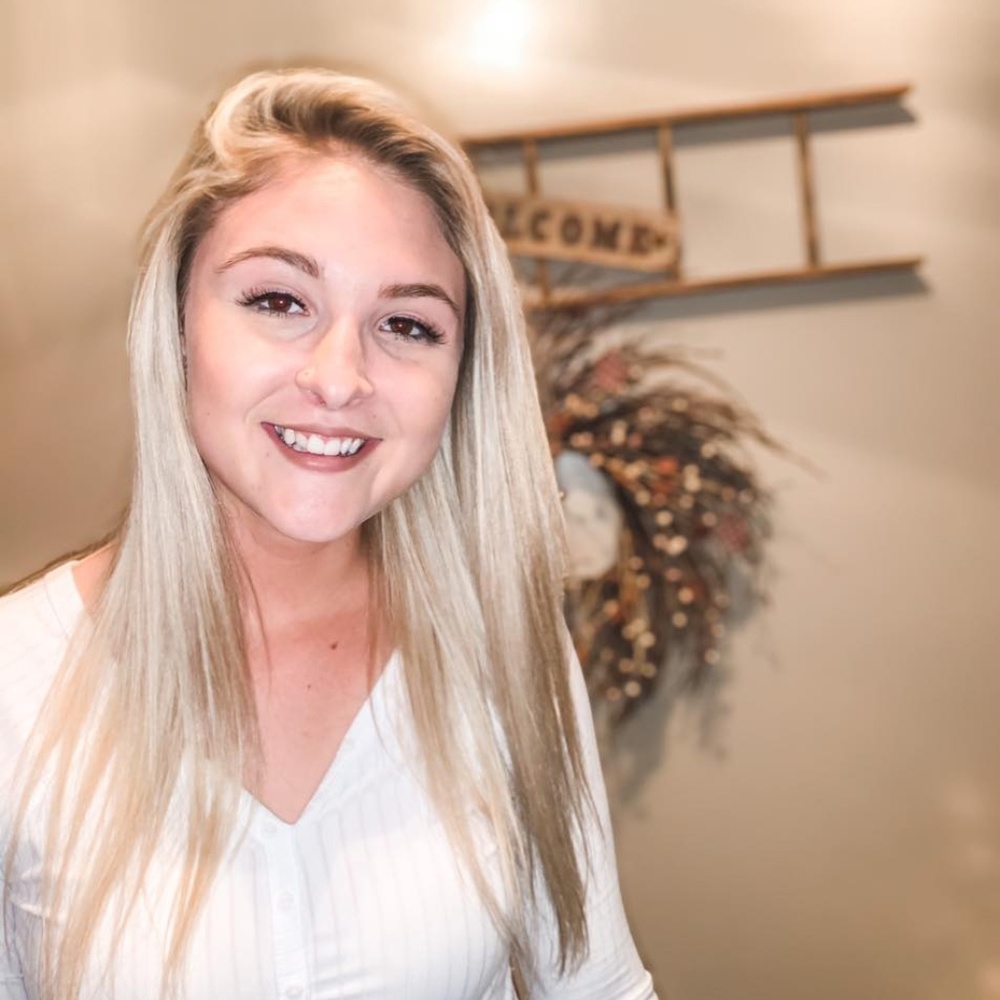 Meet your Posher, Alexis